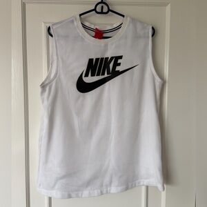NWOT - Nike Women's Mesh Tank Top in Medium